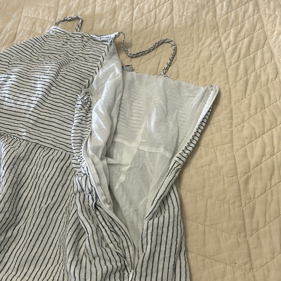 Vineyard vine size 16 striped romper - Picture 5 of 5